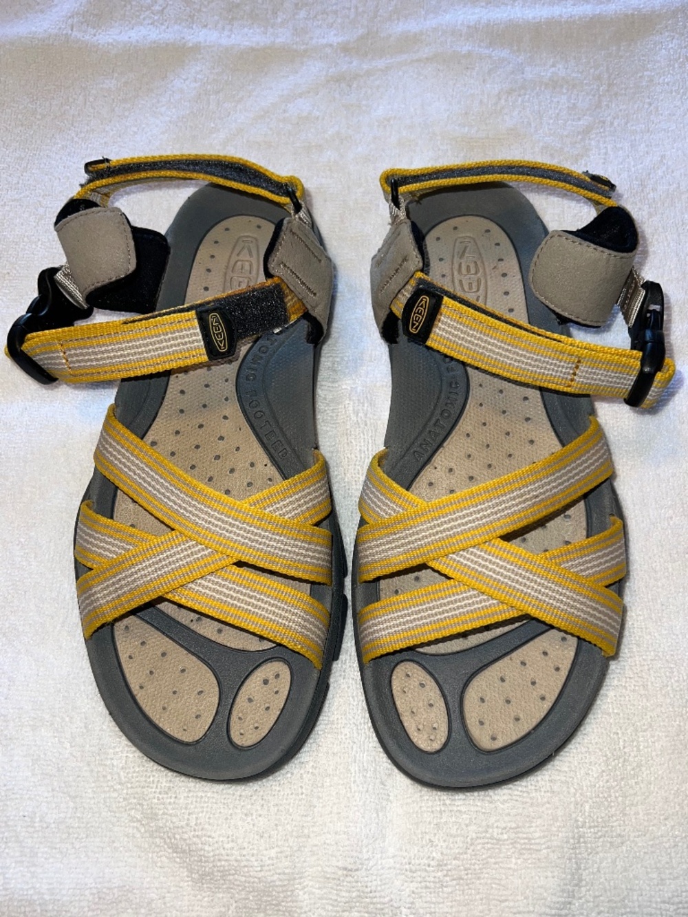KEEN Yellow Grey Women's Open Toe Anatomic Footbed Strappy Sandals Size 9